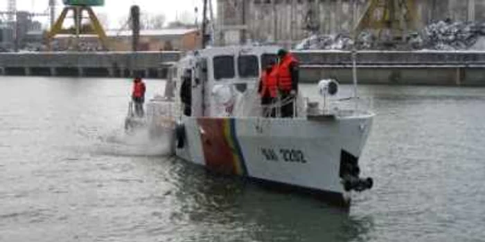 Traficul de nave şi persoane a scăzut foarte mult în acest an