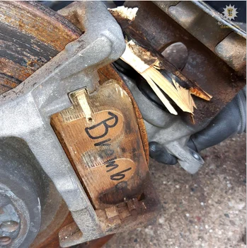 Plăcuțele de frână din lemn le dau dureri de cap polițiștilor germani. Foto Facebook Polizei Ludwigsburg