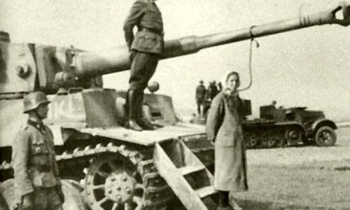 Sovieticii, specialiști în trucarea fotografiilor pentru propagandă jpeg