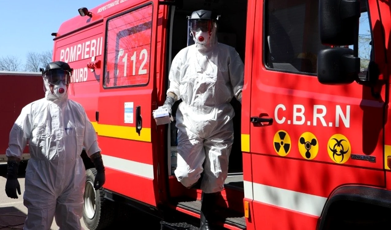 A fost chemat un echipaj CBRN, pentru că autocamionul transporta gaz lichefiat. Foto Facebook