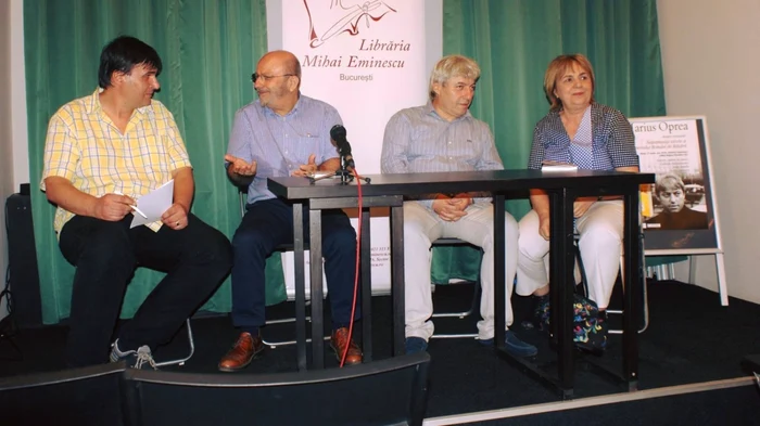 Ovidiu Şimonca, Sorin Antohi, Marius Oprea şi Gabriela Adameşteanu, la lansarea cărţii, de la Librăria Eminescu                            FOTO: Facebook Marius Oprea