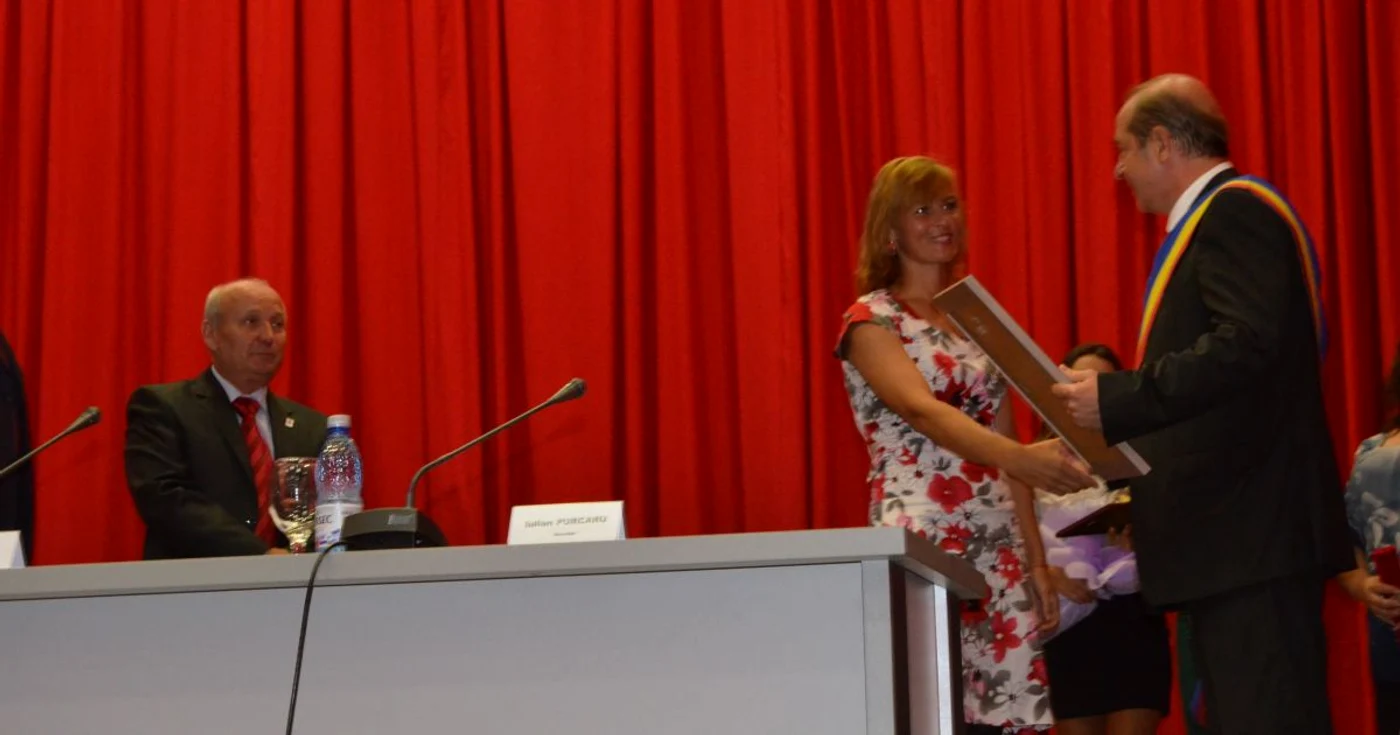 Şedinţa s-a desfăşurat în Aula Universităţii Valahia