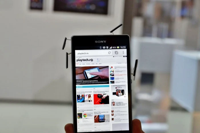 Xperia Z, acest robot Transformer al telefoniei mobile. FOTO PlayTech