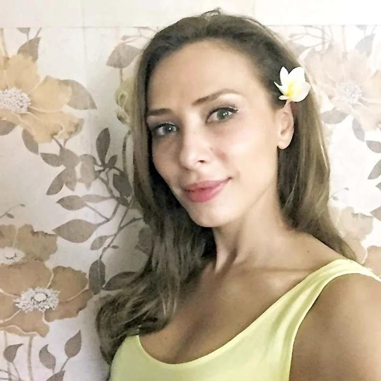 
    De aproape o lună,  Iulia se află în ţara  iubitului său indian  