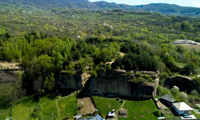 Mănăstirea Corbii de Piatră. Foto: arhiva.