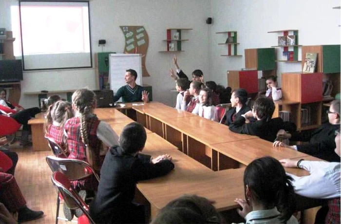 Vezi aici activitatea Europe Direct Târgovişte în luna noimebrie