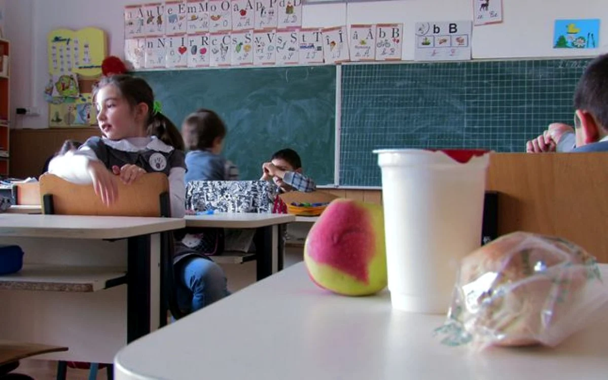 Elevii din vrancea nu vor mai primi lactate la școală FOTO: Adevărul