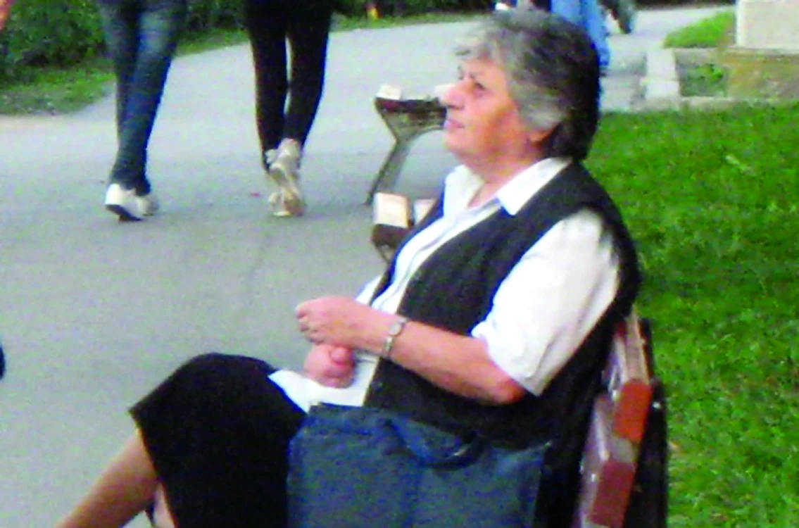 
    Maria speră ca fiii sinucigaşei să nu îi lase pe cap datoriile mamei lor  