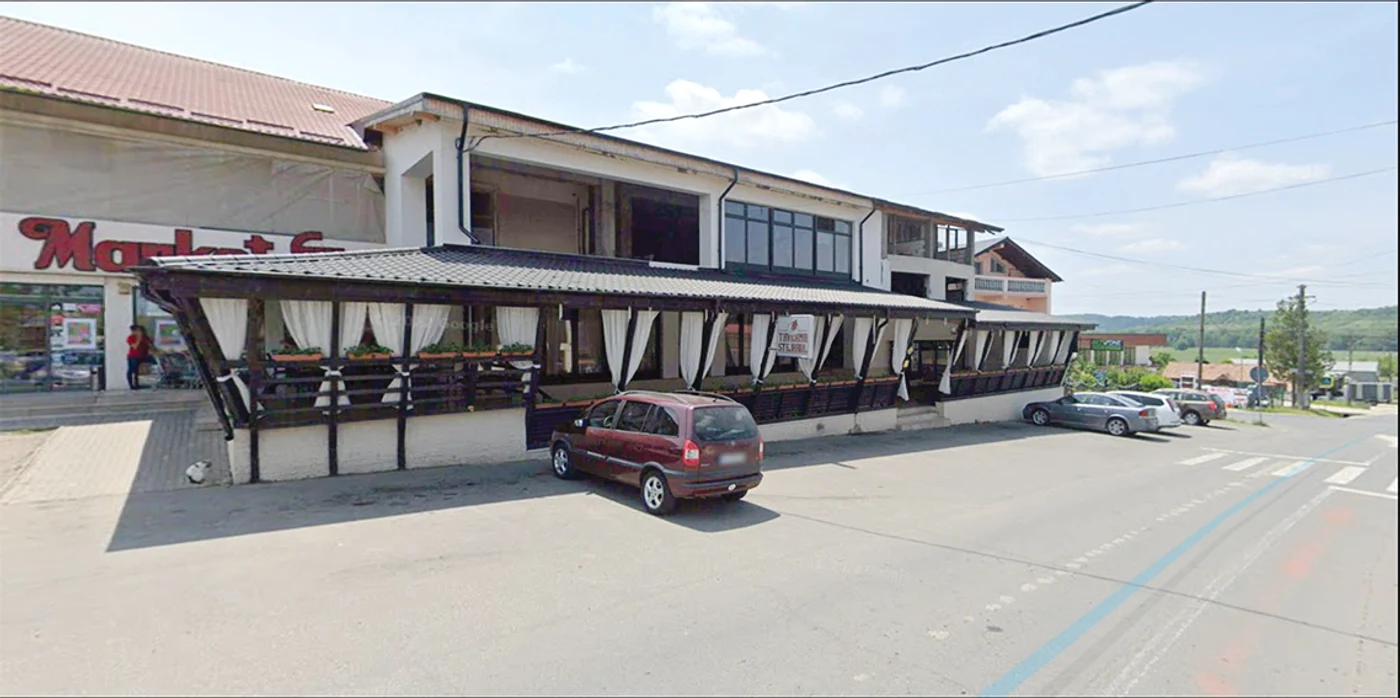La Taverna din fața  primăriei vor petrece  rudele mirilor