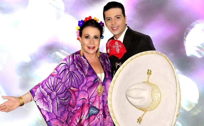 
    Îi duce  dorul  prietenei  Laura Zapata  