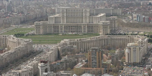 Casa Poporului, clădirea-mamut din centrul Bucurestiului
