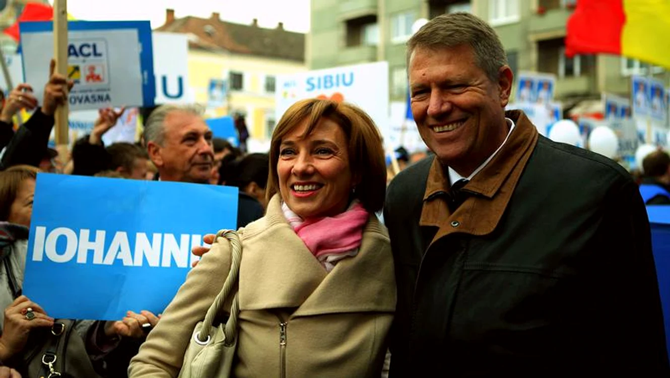 
    Klaus Iohannis, alături de alergători de la maratonul de la Sibiufoto: Ramona Gaina/Adevarul  