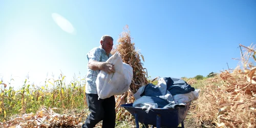 Dumitru Donică (62 de ani) spune că în timp ce mai-marii țării nu pot împărți fotoliile, moldovenii rămân săraci