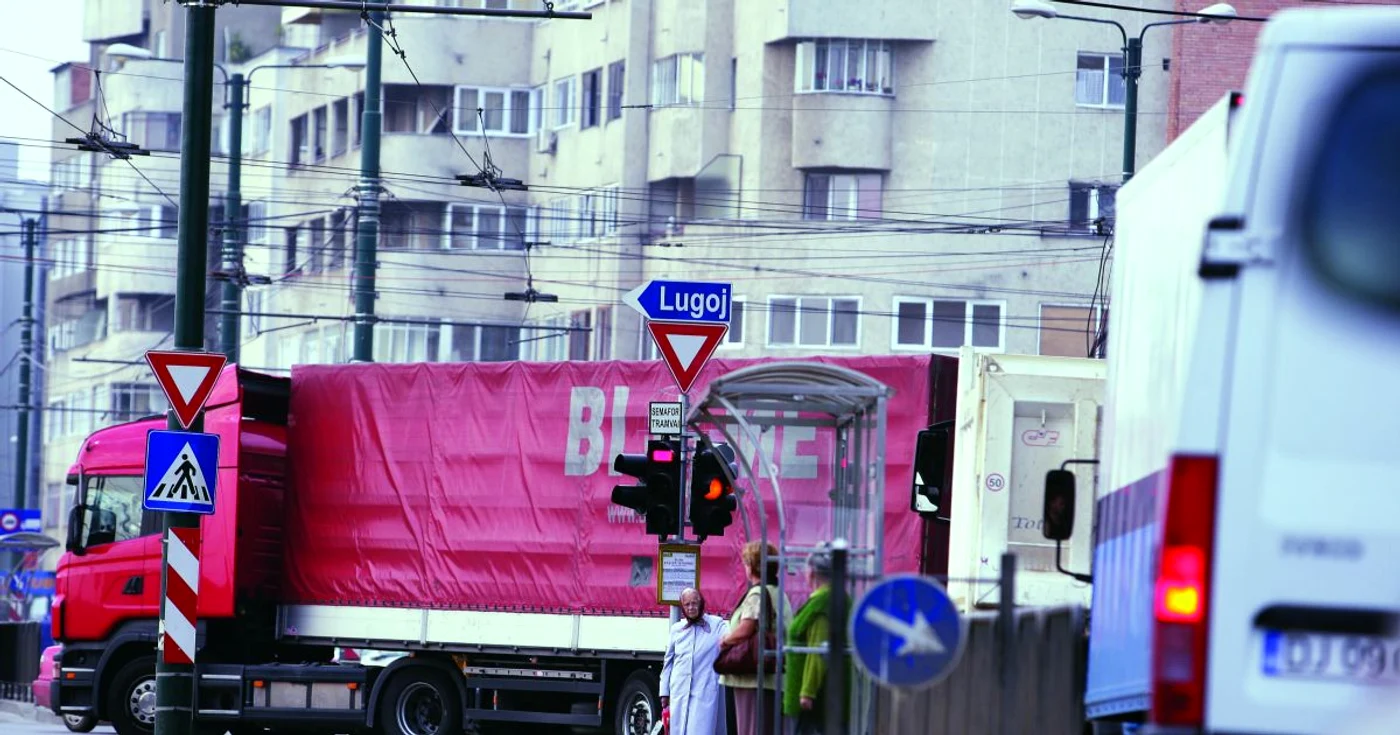 Camionagiii vor fi taxaţi de la 1 ianuarie
