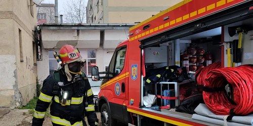 Incendiu bloc botosani ISU BOTOSANI3 jpg