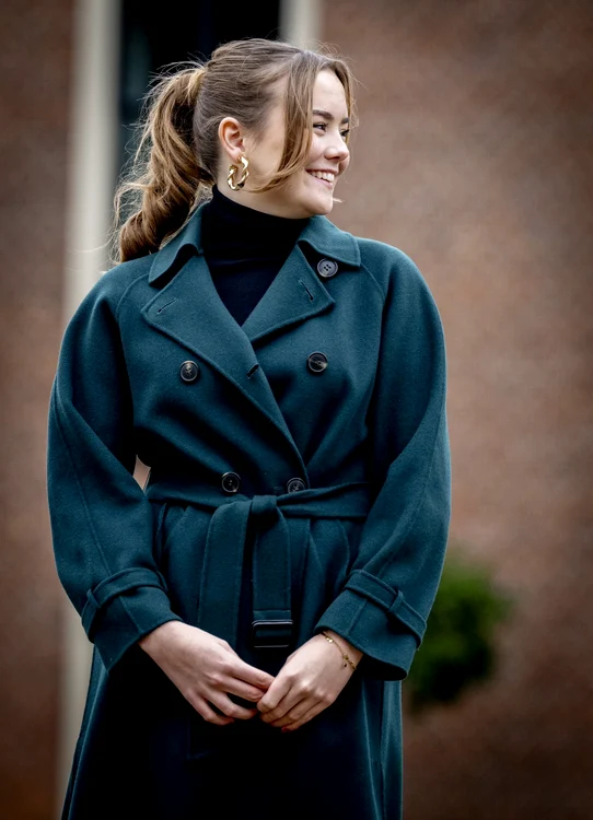 Prințesa Ariane, X jpg