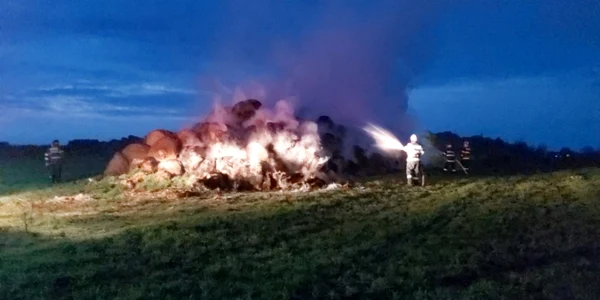 slobozia incendiu puternic in satul horia foto isu ialomita