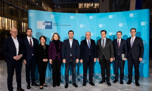 radu miruță în blugi jpg