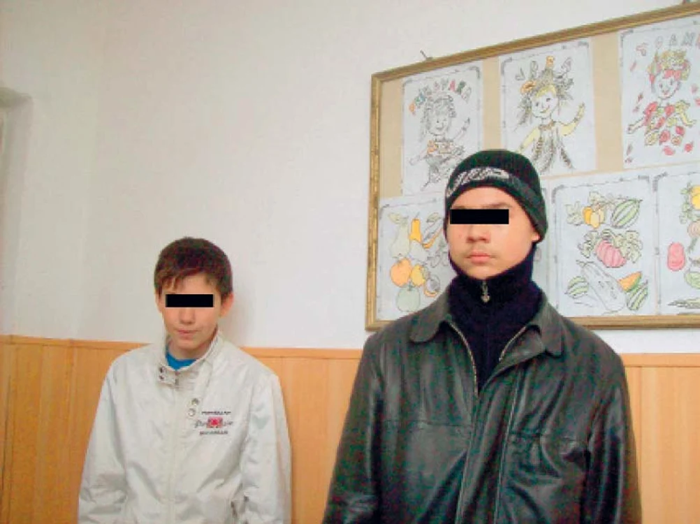 
    Un elev de 14 ani, din comuna doljeană Sălcuţa, susţine că pe data de 12 februarie a fost violat de un coleg de clasă.  