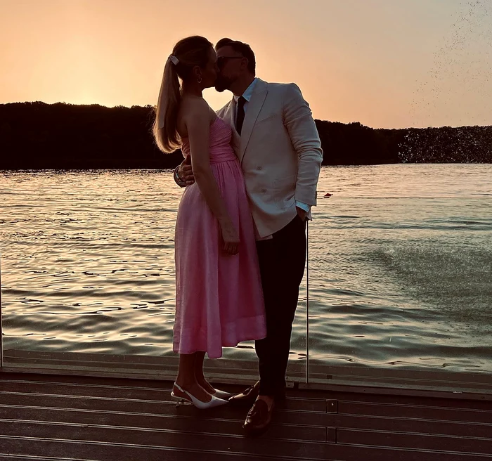 Elena și Aureliu Surulescu așteaptă nașterea unei fetițe, sora mai mică a lui Mihail.