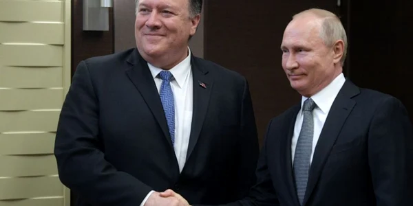 Vladimir Putin primindu-l pe Mike Pompeo la Soci FOTO EPA-EFE