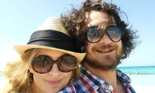 Florin Dumitrescu şi soţia sa, Cristina, au împreună o fetiţă jpeg
