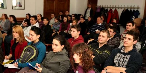Braşov: Câteva zeci de elevi vor putea învăţa ce presupune unele meserii
