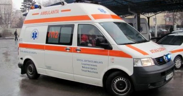 Copila a fost transportată la spital. Foto: Adevarul