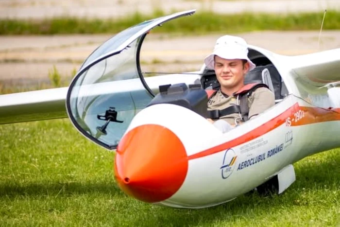 Cine este tânărul pilot de 24 de ani care a murit în accidentul de planor din Olt