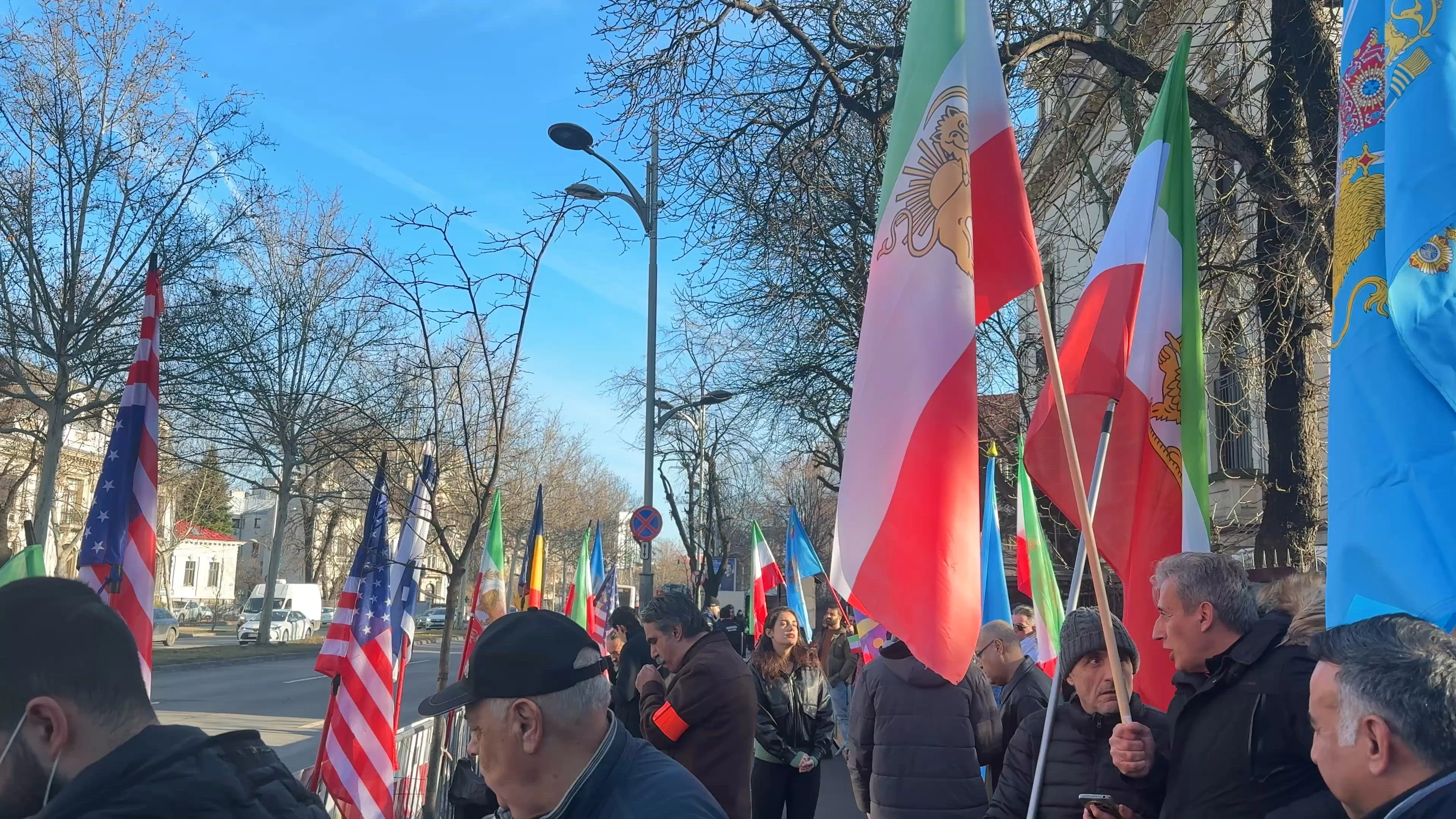 Protest la Ambasada Iranului din București: Ne dorim libertate, așa cum și românii și-au dorit în 1989