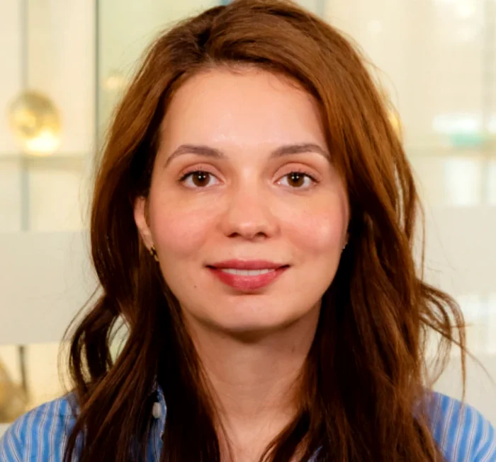 Iulia Joja predă Studii de securitate în Europa de Vest la Institutul Diplomatic al SUA.
