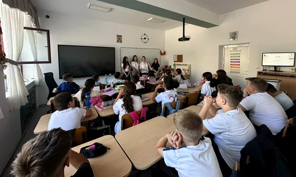 elevi scoala gimnaziala eugen ionescu slatina   foto fb scoala eugen ionescu jpg