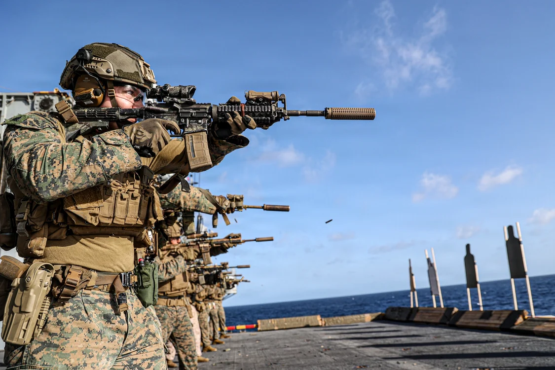 A fost trimisă şi o unitate expediţionară de puşcaşi marini, potrivit CNN. FOTO FB US Marine Corps