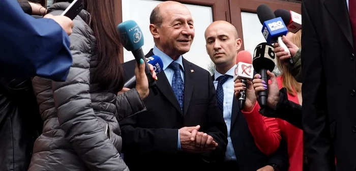 Traian Băsescu, la ieşirea din sediul Parchetului General. Imagine: Adevărul / Ionuţ Mureşan