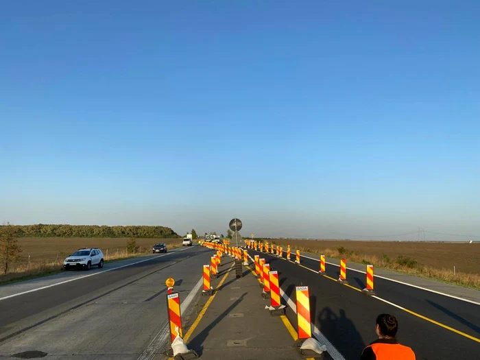 
    Traficul rutier a fost deviat total de pe calea II pe calea I, pe sectorul București-Fundulea Foto: CNAIR  