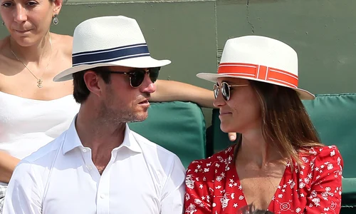 Pippa Middleton (enceinte) et son mari James Matthews lors des Internationaux de Tennis de Roland Garros à Paris jpeg