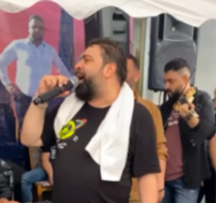 
    Florin Salam, amendat la un priveghi cu peste 100 de invitațiFoto: Arhivă personală  
