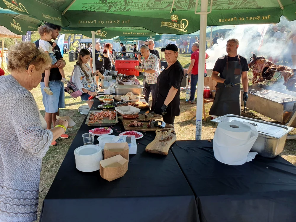 Festivalul măcelarilor grataragii de la Ferma Dacilor