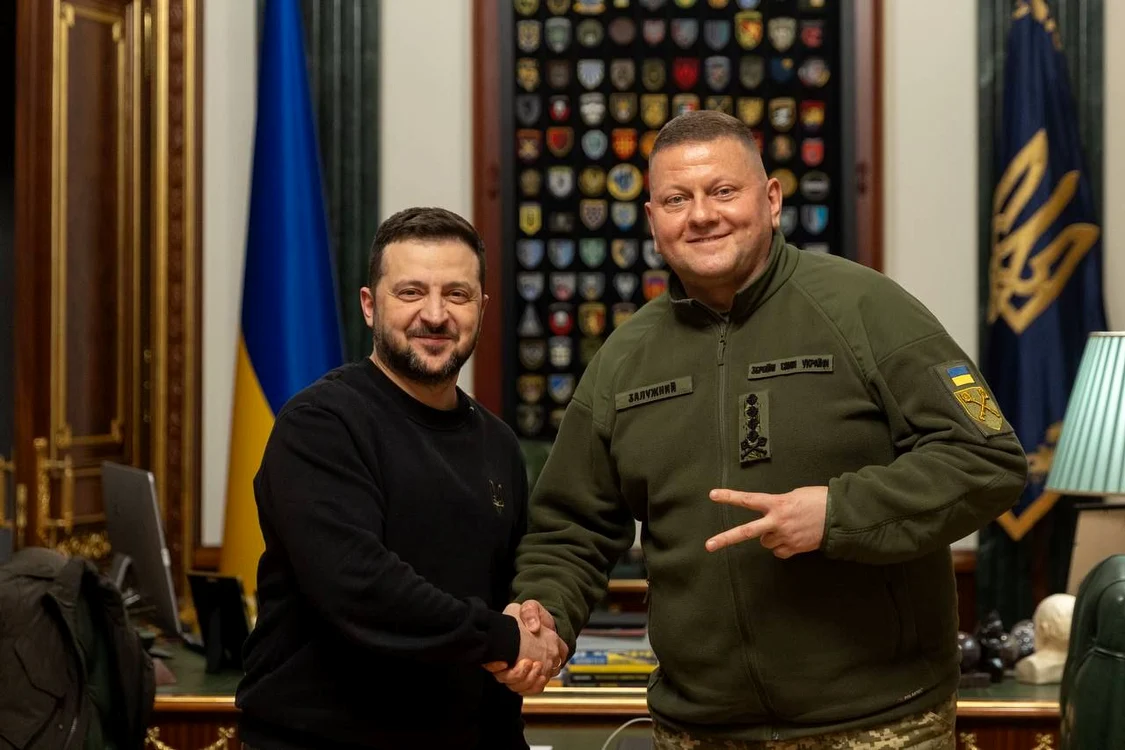 Președinte Volodimir Zelenski și fostul comandant suprem al armatei, Valeri Zalujnîi FOTO: X