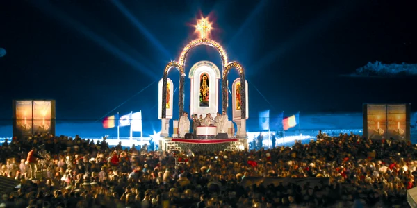 Slujbă de Înviere la malul mării 
