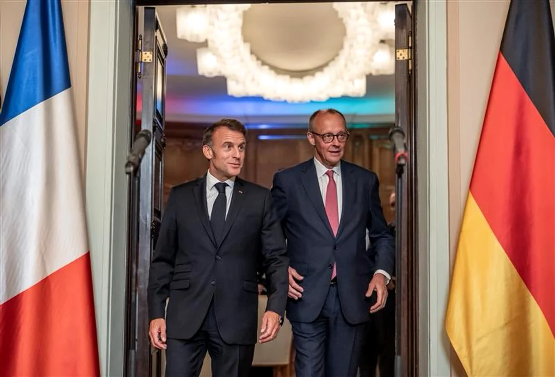 Președintele francez Emmanuel Macron și cancelarul german Friedrich Merz.