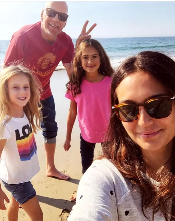 Bruce și Emma au două fetițe împreună, Mabel și Evelyn (Foto: Instagram)