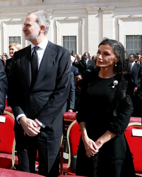 Regele Felipe al Spaniei și Regina Letizia la funeraliile Papei Francisc. FOTO: Casa Regală spaniolă