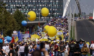 Protest Educație - profesori în marș pe podul Basarab FOTO Inquam  / Octav Ganea