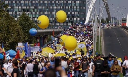 Protest Educație - profesori în marș pe podul Basarab FOTO Inquam  / Octav Ganea