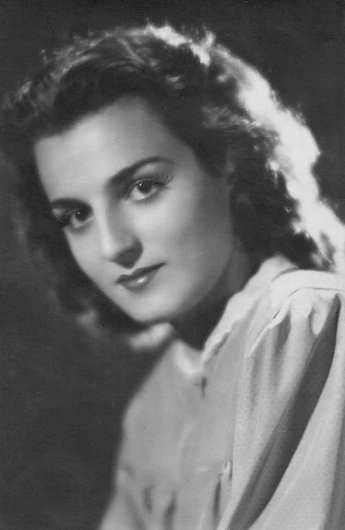 Cornelia Ene-Filipescu, studentă, 1942