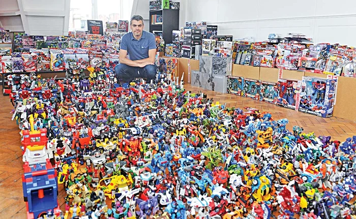 Louis Georgiou, de 38 de ani, un împătimit al filmului ”Transformers”