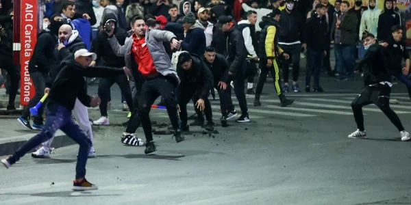 Violenţe protest anti-restricţii covid - Bucureşti / 29 mar 2021 / FOTO Inquam Photos / Bogdan Ioan Buda
