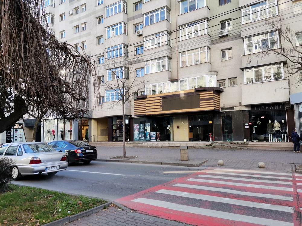 Centrul Cultural „Eugen Ionescu”, fost Cinema ALUTUS, are 13 ani de funcționare FOTO: A.M.