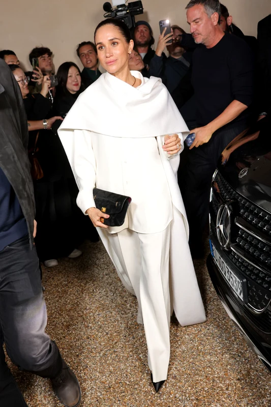 Meghan Markle la Paris Fashion Week